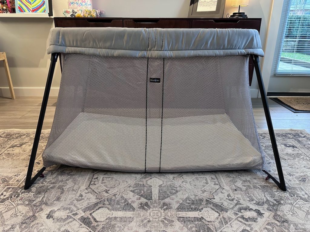Bjorn travel store crib light
